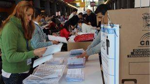 Unos 30.000 ecuatorianos votan en Madrid