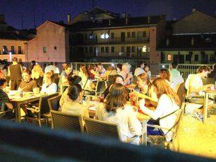 Los bares y restaurantes podrán cerrar una hora más tarde durante las fiestas