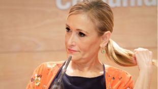 Cifuentes se ve obligada a negar que sea machista tras unas controvertidas declaraciones