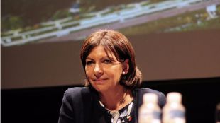 La alcaldesa de París estará finalmente en la inauguración de los jardines de La Nueve