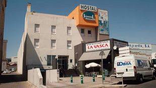 Inmigrantes en situación irregular protestan en el Hostal Welcome por unas mejores condiciones