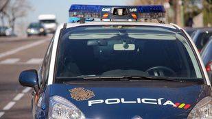 Le arranca un dedo de un mordisco en una discusión