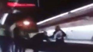 El hombre que arrojó a un policía a las vías del metro: "No recuerdo nada"