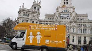 Hazte Oír renueva su autobús y le vuelven a multar