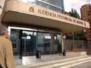 Ocho años de cárcel por destrozar los oídos de su pareja a golpes