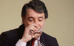 Los ayuntamientos se personarán en la causa contra González