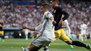 El Madrid torea y Cristiano estoquea a un Atlético manso
