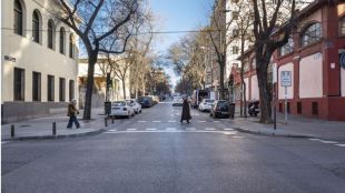 Obras en la calle Vallehermoso para quitar un carril y convertirlo en plazas para residentes