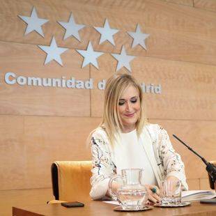 Cifuentes afea la consulta de Podemos: "La única que de verdad vale son las elecciones"