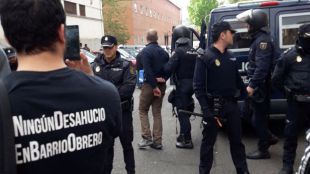 Un desahucio en Vallecas deja dos detenidos y un policía herido
