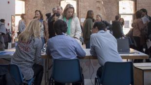 Una pregonera en Barajas y mejor movilidad durante la Feria del Libro, las propuestas de los Foros Locales