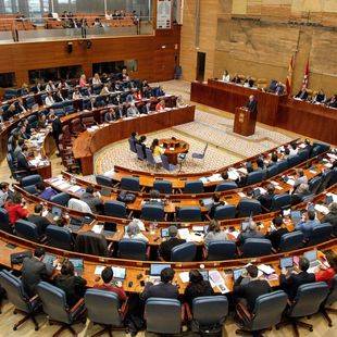 La oposición pide que Cifuentes comparezca en la comisión de investigación