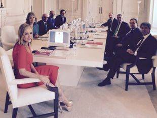 Cifuentes destaca su apuesta por la sanidad y educación públicas