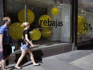 El comercio textil prevé facturar un 4% más en las rebajas de verano