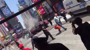 Al menos un muerto por el atropello de un grupo de peatones en Times Square