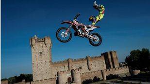 El X-Fighters llega a Las Ventas: de Madrid al cielo... pero en moto