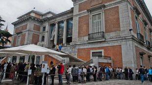 El PSOE se reúne con representantes de las asociaciones de los guías oficiales de turismo