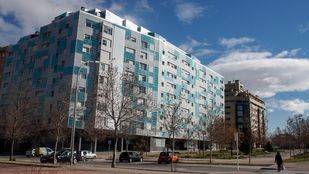 Edificio de viviendas en la avenida de La Gavia en el Ensanche de Vallecas.