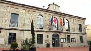 Alarma en el Ayuntamiento de Valdemorillo tras recibir un sobre con un polvo sospechoso