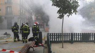 Un incendio bajo la Plaza del 2 de Mayo deja sin luz a parte del barrio de Malasaña