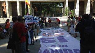 Unas doscientas personas acuden a la Marea Blanca en su 34ª edición para reivindicar "revertir lo privatizado"