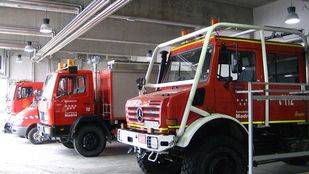 Bomberos controlan un incendio en el polígono industrial de Meco, evitando su extensión a naves aledañas