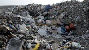 Detenido el responsable del vertedero ilegal que ardió durante días junto a la A-3