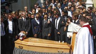 Multitudinario funeral por Bianchi