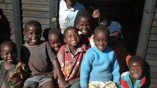 Un escuela en Zimbabue, proyecto de fin de grado de dos jóvenes estudiantes