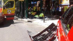 Dos heridos, uno grave, en una colisión entre una moto y un turismo en la calle Alcalá