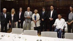 Puigdemont, Junqueras y Romeva se reúnen con Carmena antes de la conferencia en Madrid