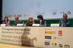 Carmena reclama protagonismo para las personas mayores