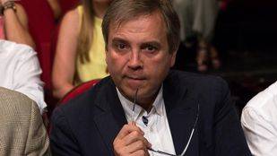 Carmona dice que su relevo "saldrá caro" al partido y que la dirección regional actúa "como los GEO"