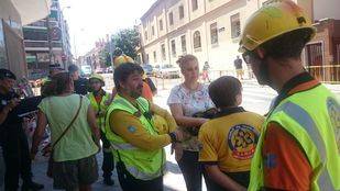 Los vecinos del edificio colindante al derrumbado en Carabanchel empiezan a regresar a sus casas