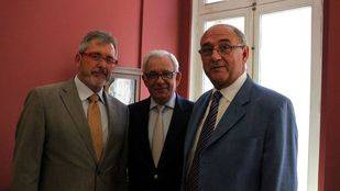 El presidente de los médicos pide a Sánchez Martos que trabaje conjuntamente con los profesionales