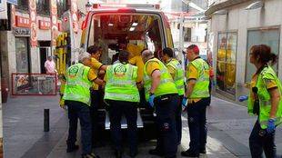 Grave una mujer apuñalada por su hijo en su casa de Vallecas
