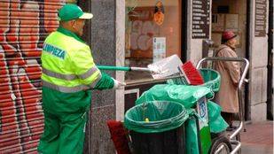 El Ayuntamiento asegura que las remunicipalizaciones se harían manteniendo las condiciones laborales