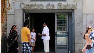 CSIT pide a Sanidad que emita "instrucciones específicas" sobre la atención sanitaria a 'sin papeles'