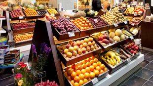 Sanidad quiere sustituir los bollos industriales de los colegios por fruta envasada al vacío