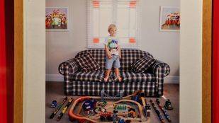 Fnac Callao acoge la exposición 'Toy stories', de Galimberti