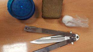 Detenidos tres individuos por trapicheo de drogas