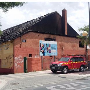 Arde el polideportivo abandonado de San Isidro, en Getafe