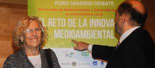 Carmena quiere crear un servicio social universitario para "barrer" la ciudad