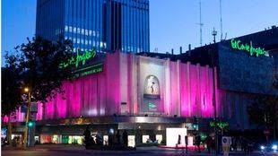 El Corte Inglés se tiñe de rosa por el Día Mundial Contra el Cáncer de Mama