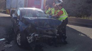 Un bebé, ileso tras un choque entre dos vehículos que deja tres heridos