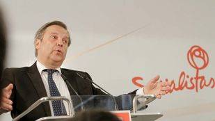 Carmona dice que si el Ayuntamiento "sigue mal" pedirá al PSOE entrar en el Gobierno o que Carmena cambie a concejales