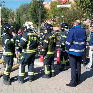 El humo obliga a desalojar la estación de Lacoma e interrumpir parte de la Línea 7