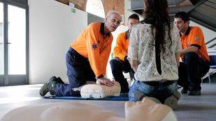'Escuelas callejeras' de reanimación del Samur en la calle para promover la salud cardíaca