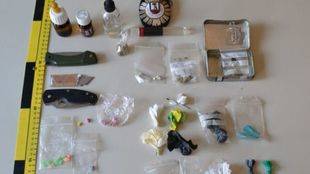 Detenidos los encargados de dos clubs de fumadores por violar sus precintos