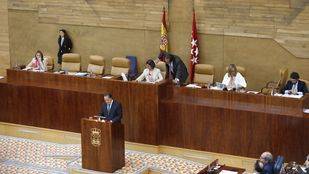 Los vicepresidentes de la Mesa de la Asamblea abandonan el Pleno